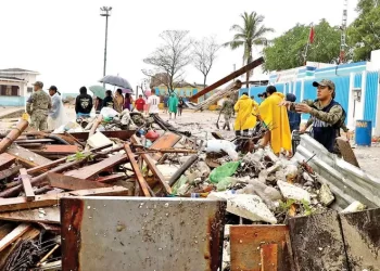 Huracán Erick deja dos muertos y graves daños a infraestructura en Oaxaca y Guerrero