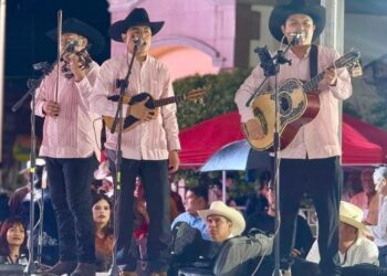 Festeja González, Tamaulipas el 103 aniversario al son de los huapangos