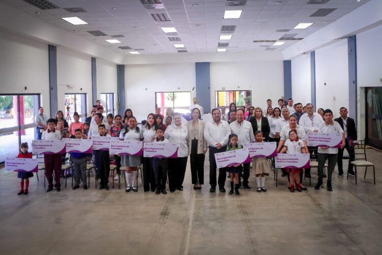 Entrega DIF Tamaulipas mil 840 becas a niñas, niños y jóvenes en situación de vulnerabilidad