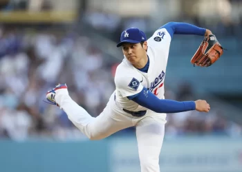 El japonés Ohtani de Dodgers lanzó una entrada e hizo su cuadrangular 26
