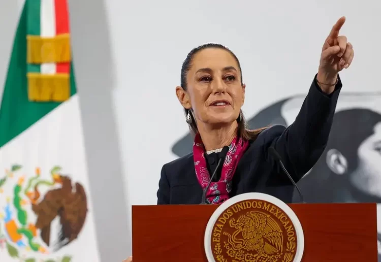 Reducirá Sheinbaum edad de jubilación de maestras (a 53 años) y maestros (a 55)