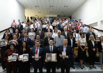 Congreso difunde su legado institucional con obra histórica y edición especial de revista