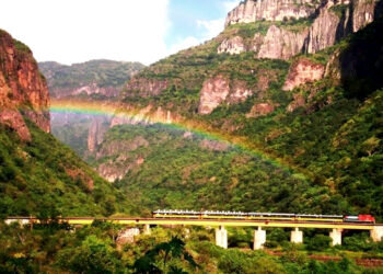 Torrenciales lluvias en sierra tarahumara suspenden recorrido del ‘Chepe’ en Chihuahua