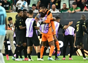 Honduras derrota a Panamá en penales y enfrentará a México en semifinales