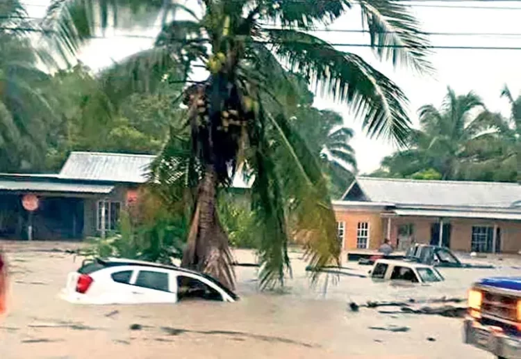 Lluvias inundan casas e incomunican zonas en centro y sur de México