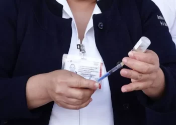 Alertan sobre nueva variante de COVID; contagios se disparan en el mundo: OMS