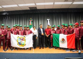 Abandera gobernador a beisbolistas tamaulipecos rumbo a Torneo Latinoamericano en Guatemala