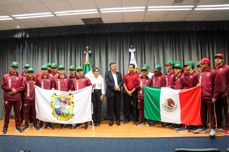 Abandera gobernador a beisbolistas tamaulipecos rumbo a Torneo Latinoamericano en Guatemala