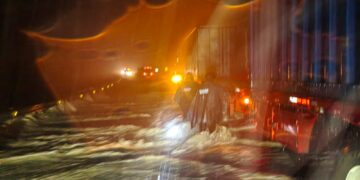 Cierre total de carretera Victoria-Tampico en González, por inundación