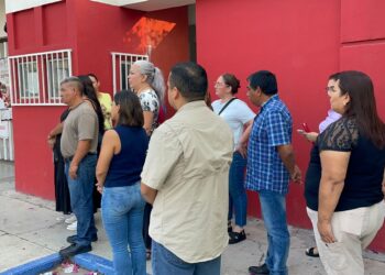 Protestan maestros de la Secundaria Técnica Número 54 de Cd. Victoria