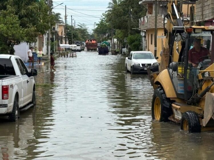 Peligran 5 mil familias por posible desbordamiento del río Tamesí