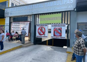 Nueva protesta contra funcionario del ISSSTE