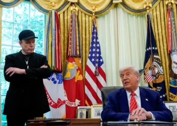 Elon Musk y Trump se enfrentan mutuamente en público