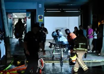 Un muerto y 22 heridos tras incendio de una residencia de ancianos en España