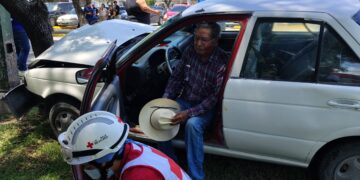 Abuelito herido en accidente