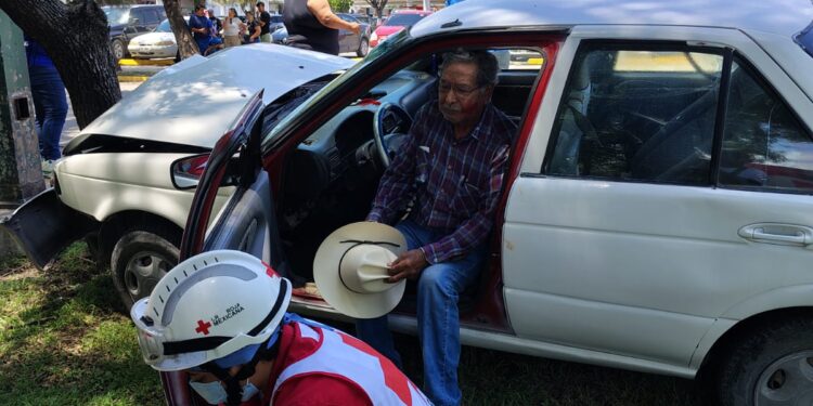 Abuelito herido en accidente