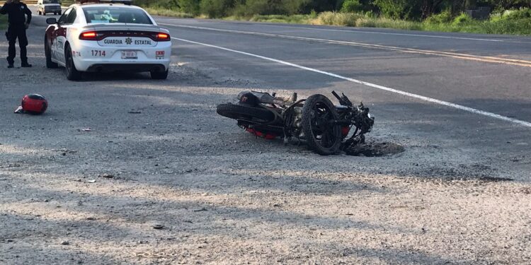 Motociclista herido al chocar contra camioneta