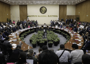 INE perfila multa de 21.6 millones a Morena por omitir informes de precampaña