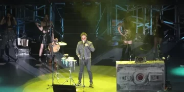 Aleks Syntek en el Auditorio Nacional: un show lleno de energía, humor y nostalgia