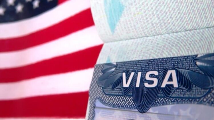 EU exige redes sociales públicas a solicitantes de visa estudiantil