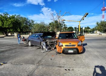 Choque deja cuantiosos daños materiales