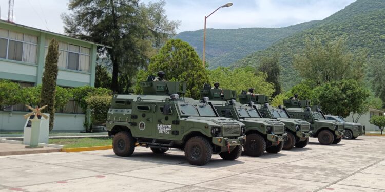 Refuerza Ejército seguridad con vehículos blindados