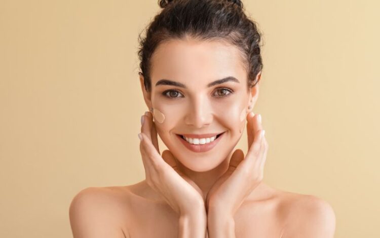 Protector solar con color: piel radiante y cuidada sin esfuerzo