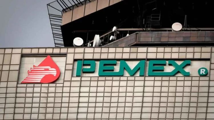 Exmilitares mexicanos reciben duras condenas por robo de combustible