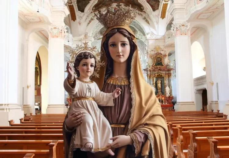 El 16 de julio, Día de la Virgen del Carmen, de gran devoción en España, México, Inglaterra