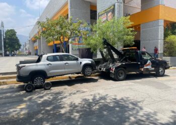 Llama Tránsito Municipal a evitar estacionarse en sitios prohibidos en Cd. Victoria