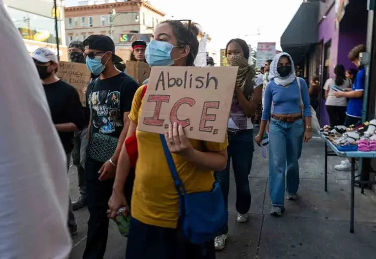 Jueza federal ordena a ICE detener redadas migratorias en California