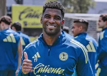América oficializa contratación del delantero colombiano “Pantera” Zúñiga