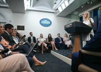 Trump es diagnosticado con ‘insuficiencia venosa’ tras hinchazón en las piernas