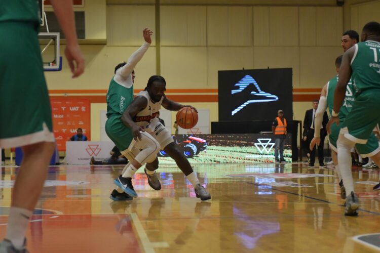 Corre-Básquet-UAT saca el doblete contra Abejas de León; hoy 86-83