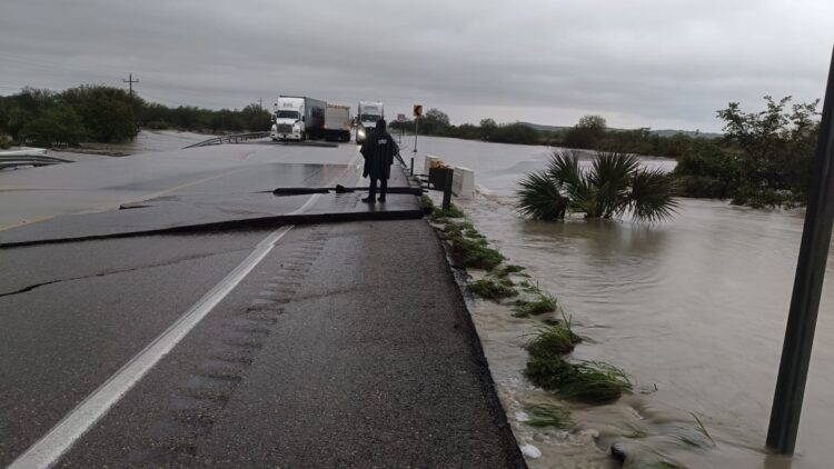 Cierran este martes tramo González de la carretera Victoria-Tampico por daño estructural e inundación