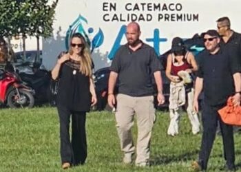 Salma Hayek lleva a Angelina Jolie a Catemaco, “tierra de brujos” en Veracruz