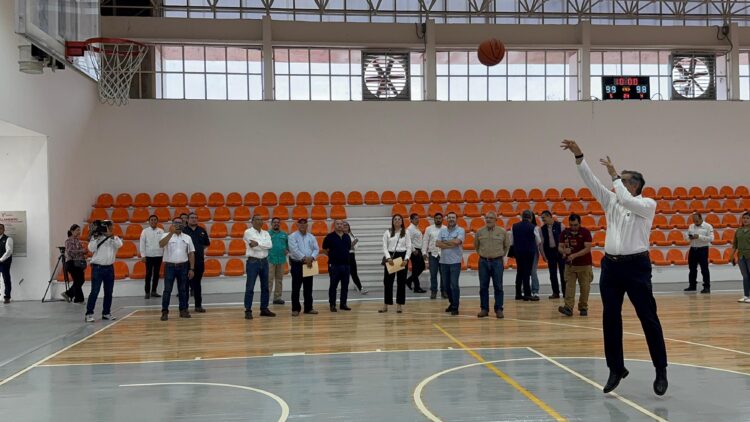 Supervisa Américo Villarreal rehabilitación y mejora de infraestructura deportiva en Cd. Victoria