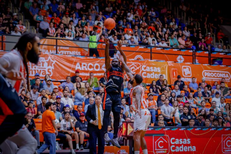 Soles de Mexicali derrotan en casa 94-78 a Correcaminos Basquetbol-UAT