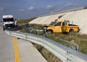 Se accidenta unidad piloto en la autopista Monterrey-Nuevo Laredo; muere conductor