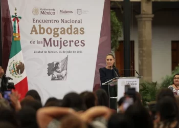 Sheinbaum inaugura el Programa “Las Abogadas de las Mujeres” en México