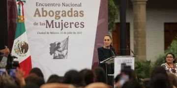 Sheinbaum inaugura el Programa “Las Abogadas de las Mujeres” en México
