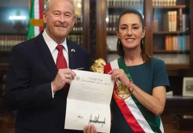 Acude embajador de EU a Palacio Nacional