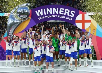 Inglaterra revalida corona en la Eurocopa Femenil; derrota en penales a España