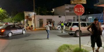 Fuerte choque vehicular en el crucero de calles 28 y Berriozábal de Cd. Victoria