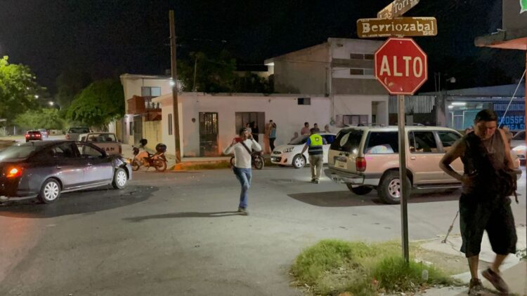 Fuerte choque vehicular en el crucero de calles 28 y Berriozábal de Cd. Victoria