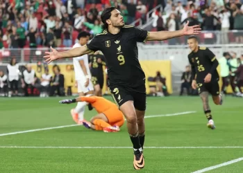 México doblega 1-0 a Honduras en rudo partido y va a la final de Copa Oro