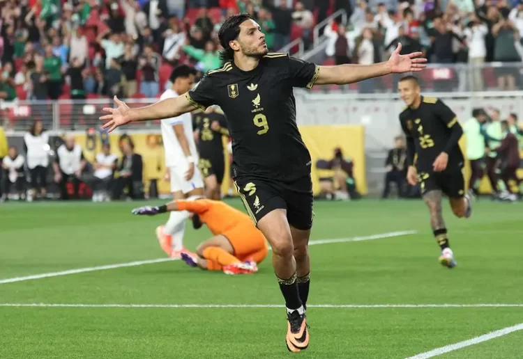 México doblega 1-0 a Honduras en rudo partido y va a la final de Copa Oro