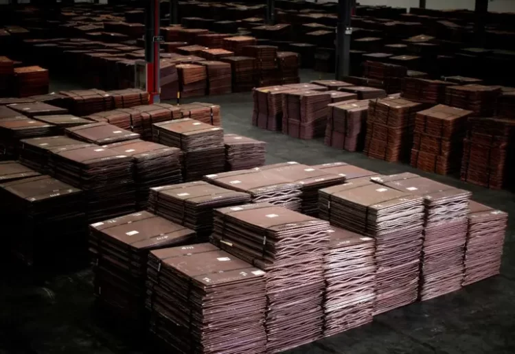 Sigue Trump su loca política arancelaria; impone 50% a importaciones de cobre