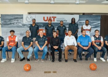 Presenta rector de la UAT al nuevo equipo varonil de Basquetbol Correcaminos