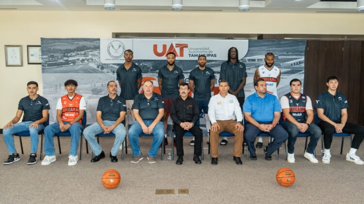 Presenta rector de la UAT al nuevo equipo varonil de Basquetbol Correcaminos